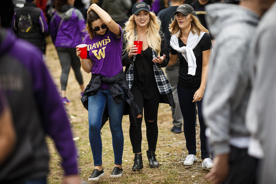 The University of Washington plays Portland State at Alaska Airlines Field at Husky Stadium, Saturday, September 17, 2016. (Photo by JORDAN STEAD | www.redboxpictures.com)